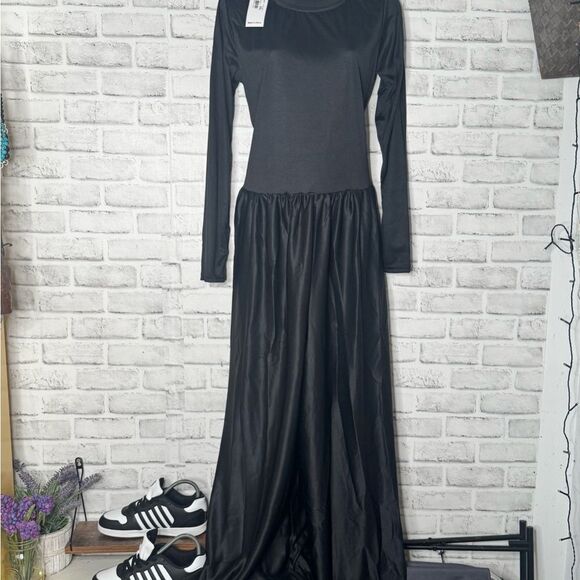 Black Long Sleeve Cocktail Romper with Crew Neck - Picture 4 of 10